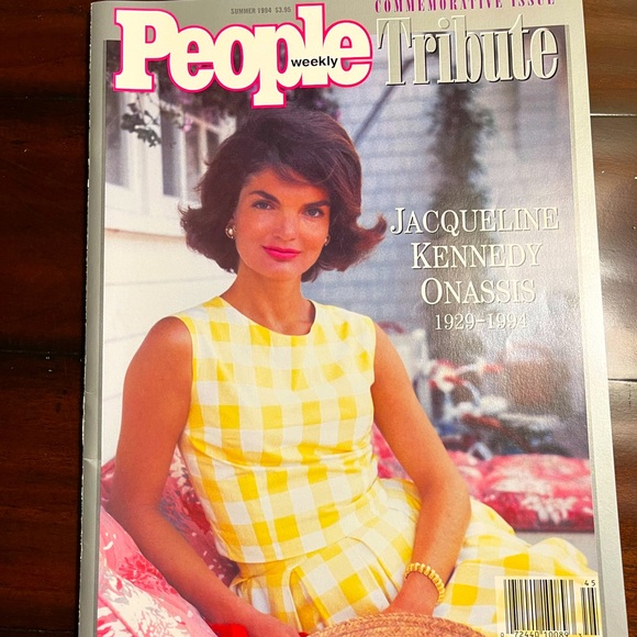 Jacqueline Bouvier Kennedy Onassis - 1994 - Picture 1 of 2